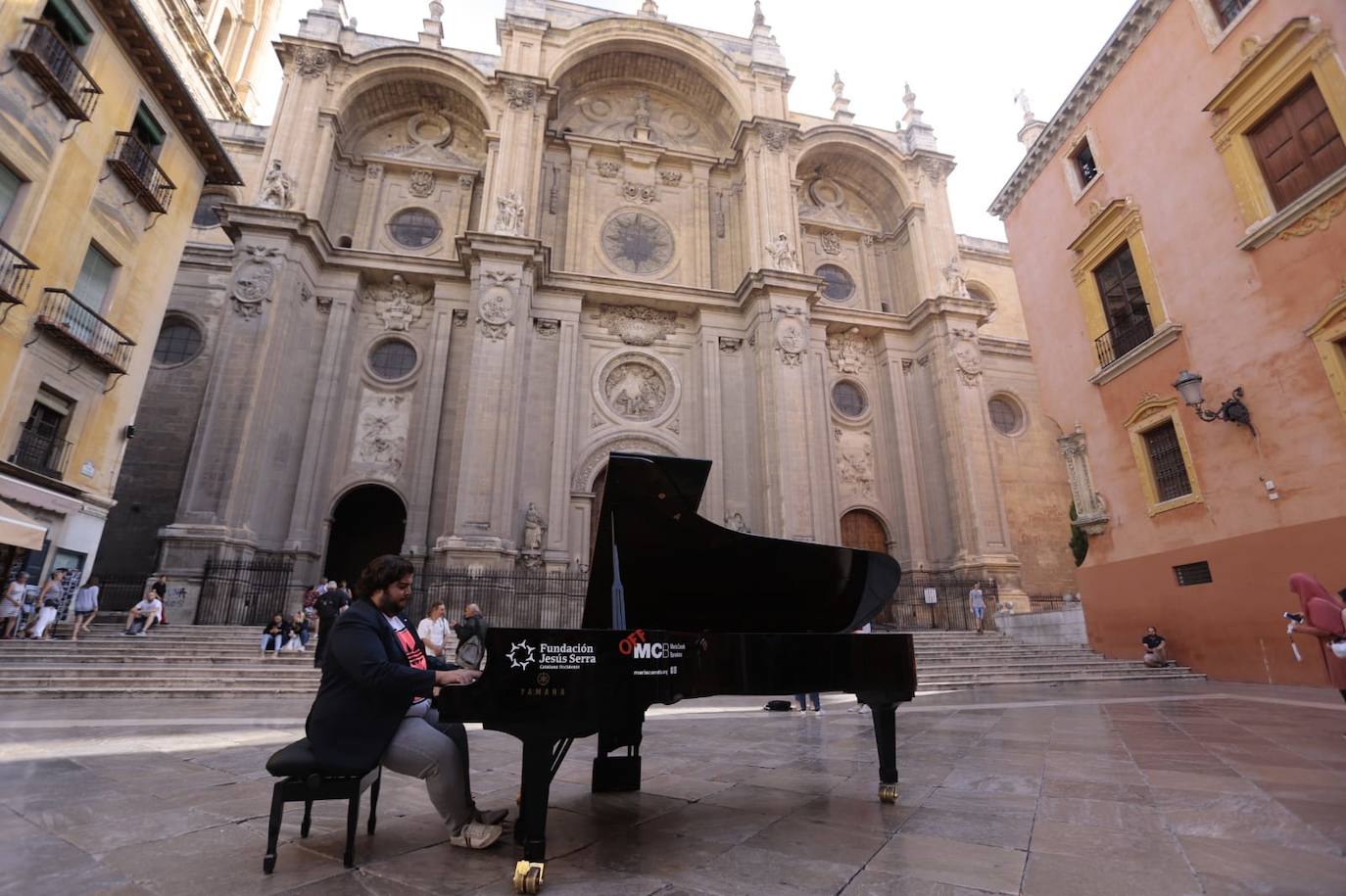 Estos instrumentos están ubicados en siete plazas emblemáticas de la ciudad, haciendo que la ciudad suene mejor