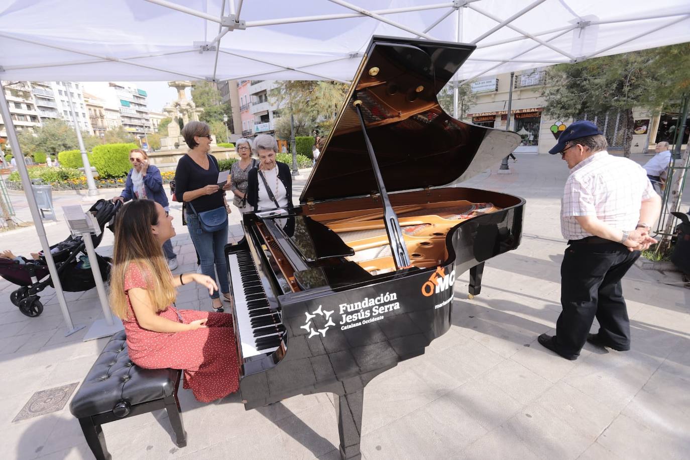 Estos instrumentos están ubicados en siete plazas emblemáticas de la ciudad, haciendo que la ciudad suene mejor