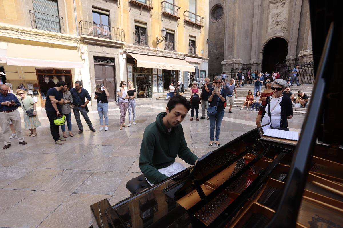 Estos instrumentos están ubicados en siete plazas emblemáticas de la ciudad, haciendo que la ciudad suene mejor