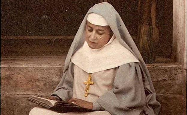 La Madre Emilia Riquelme.