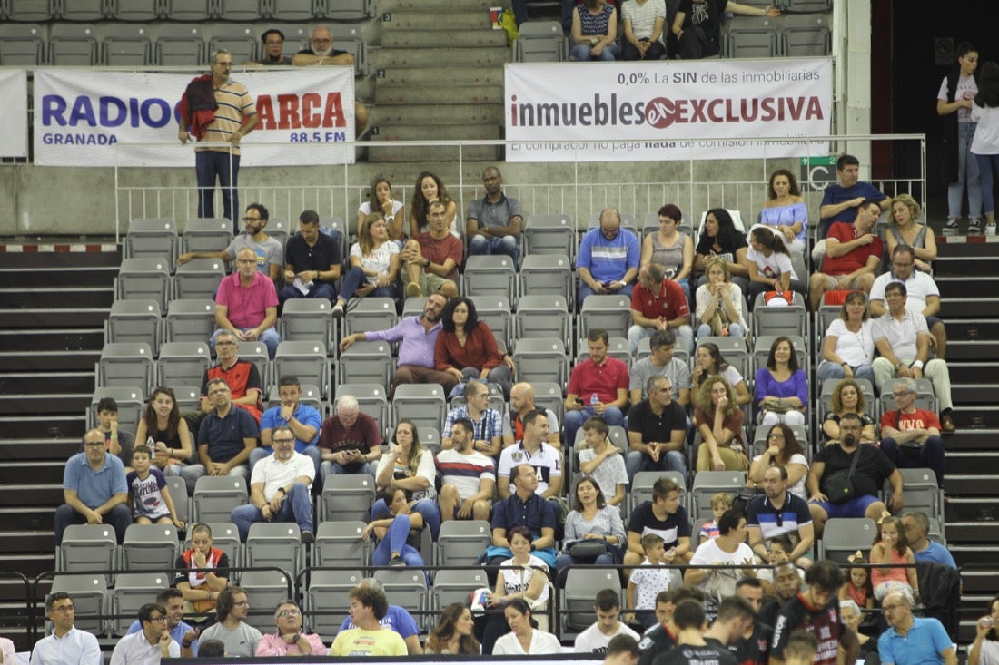 Todas las imágenes de la afición en el partido de baloncesto del sábado