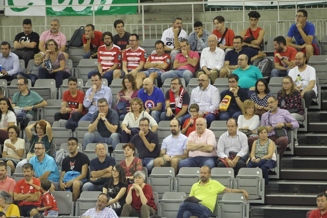 Todas las imágenes de la afición en el partido de baloncesto del sábado