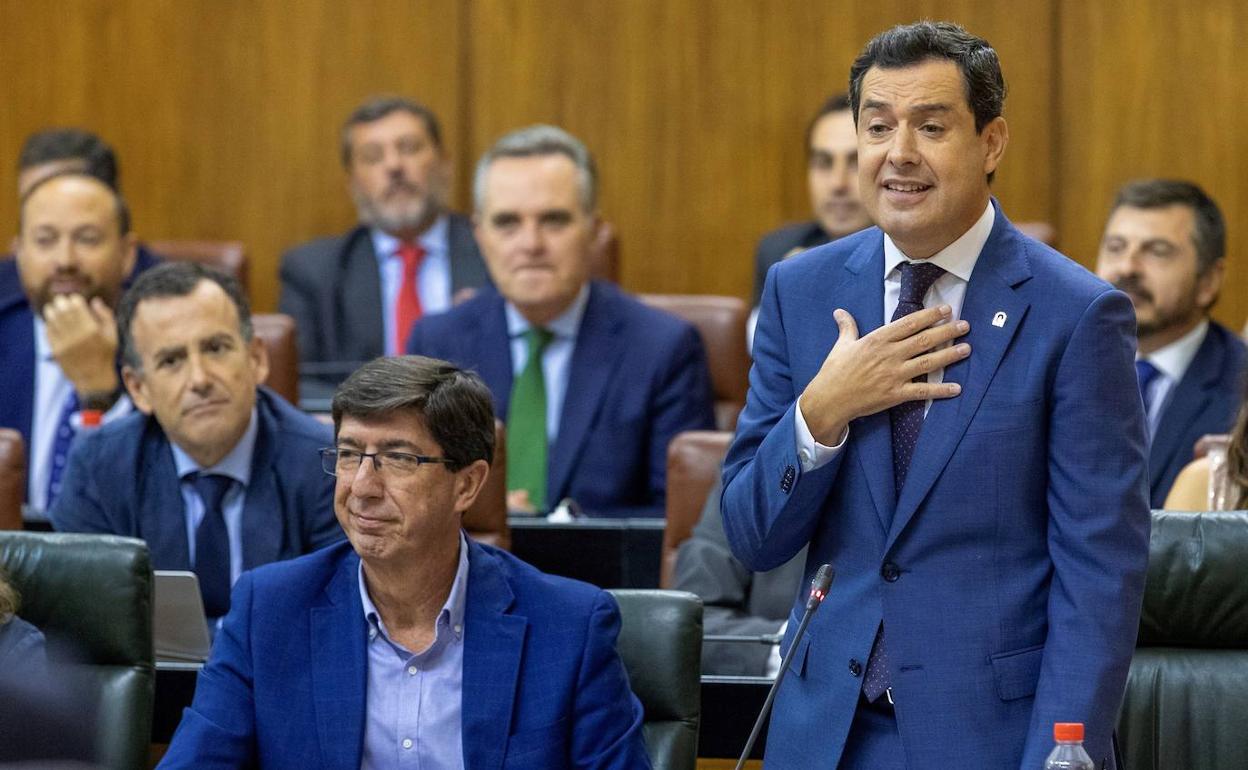 Juanma Moreno, este jueves en el Parlamento. 