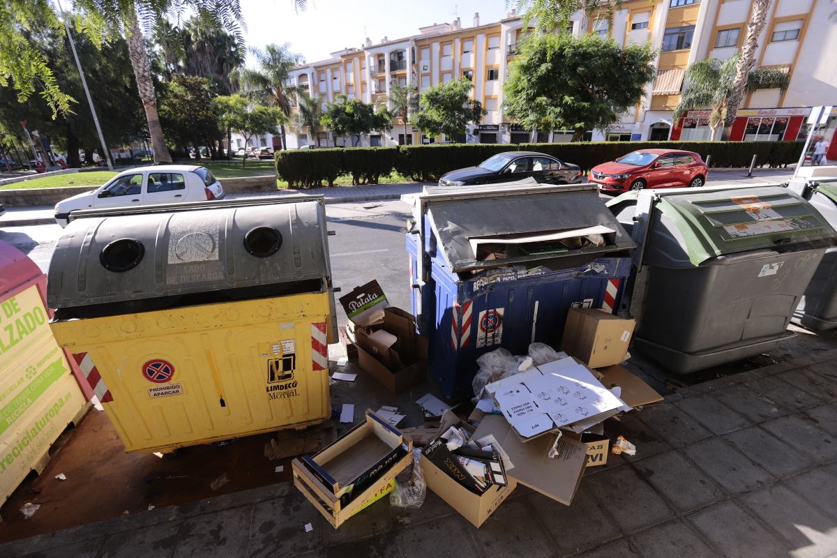 Existen puntos de la ciudad en los que la basura está retirada y el aspecto del centro de la ciudad ya es mucho mejor 