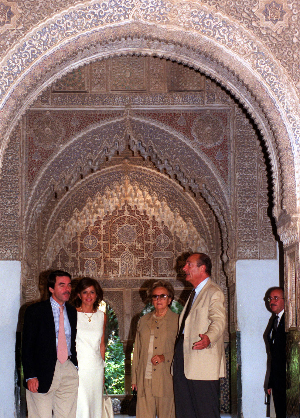 Imagen secundaria 2 - Diferentes momentos de la visita del dirigente francés a Granada