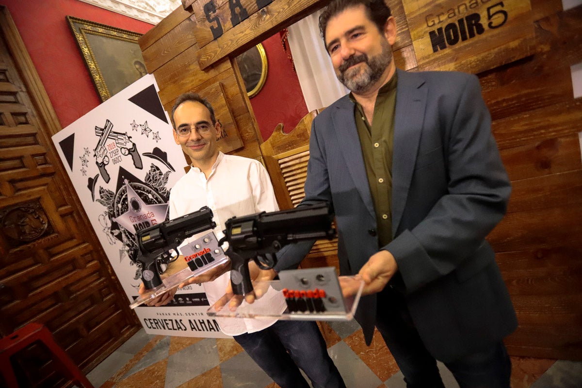 Su creadores, Juanjo Guarnido y Juan Díaz Canalaes, reciben un cálido homenaje en la inauguración del festival patrocinado por Cervezas Alhambra 