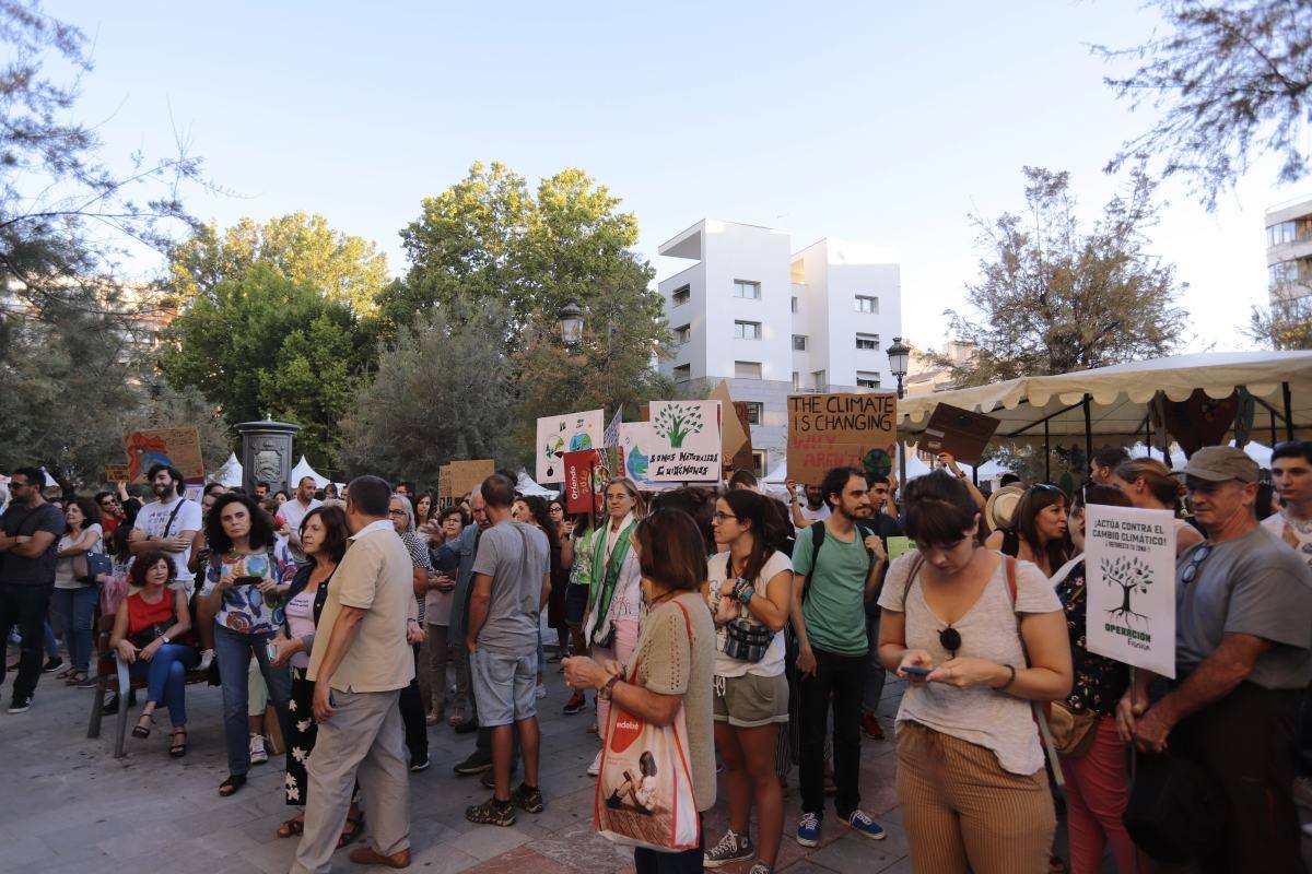 Fotos: Granada sale a la calle para luchar contra el cambio climático