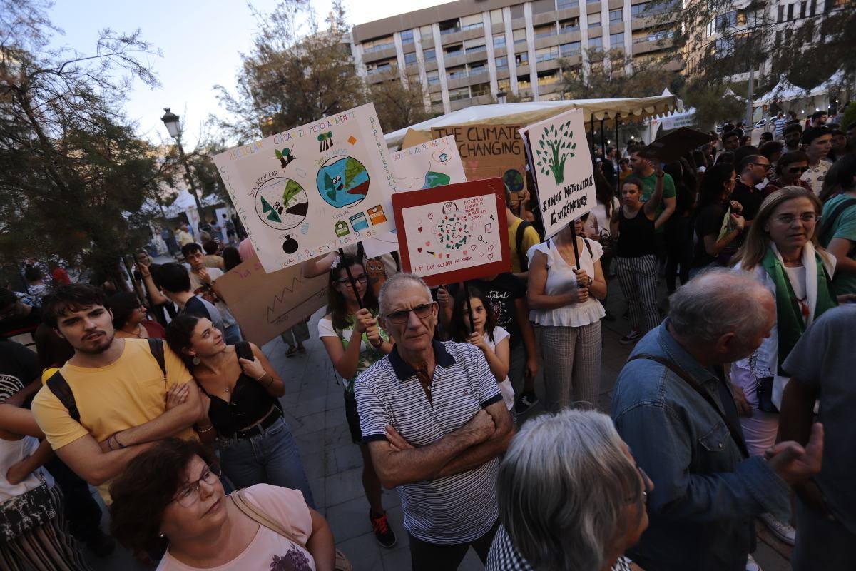 Fotos: Granada sale a la calle para luchar contra el cambio climático