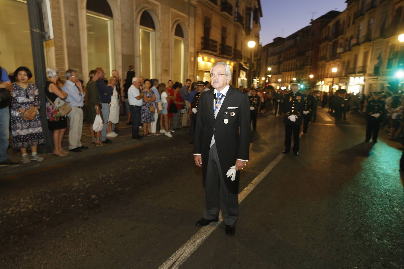 La Romería de San Miguel en el Albaicín y los puestos en la Carrera anticipan una tarde espléndida de devoción a la Virgen de las Angustias 