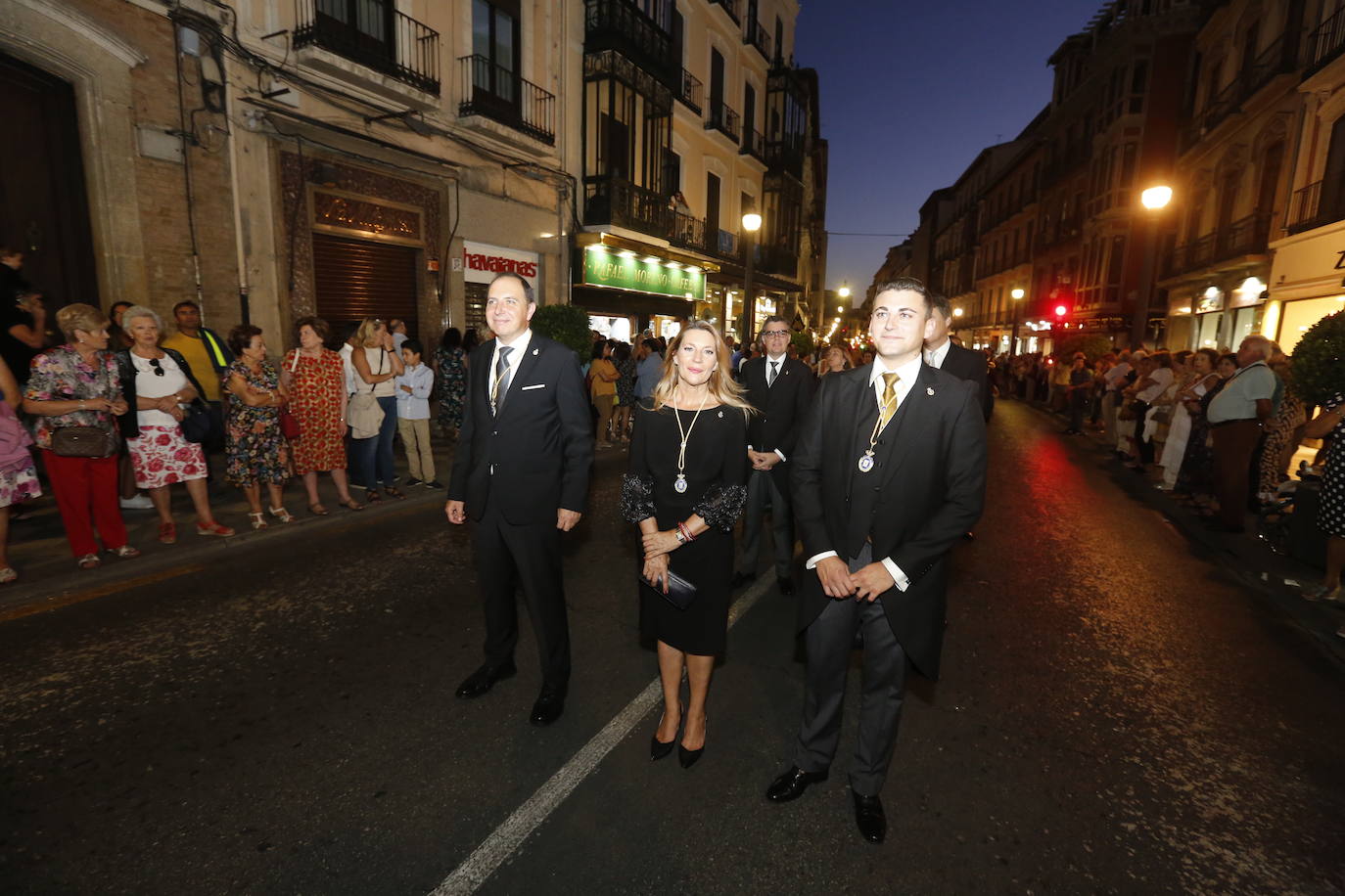 La Romería de San Miguel en el Albaicín y los puestos en la Carrera anticipan una tarde espléndida de devoción a la Virgen de las Angustias 