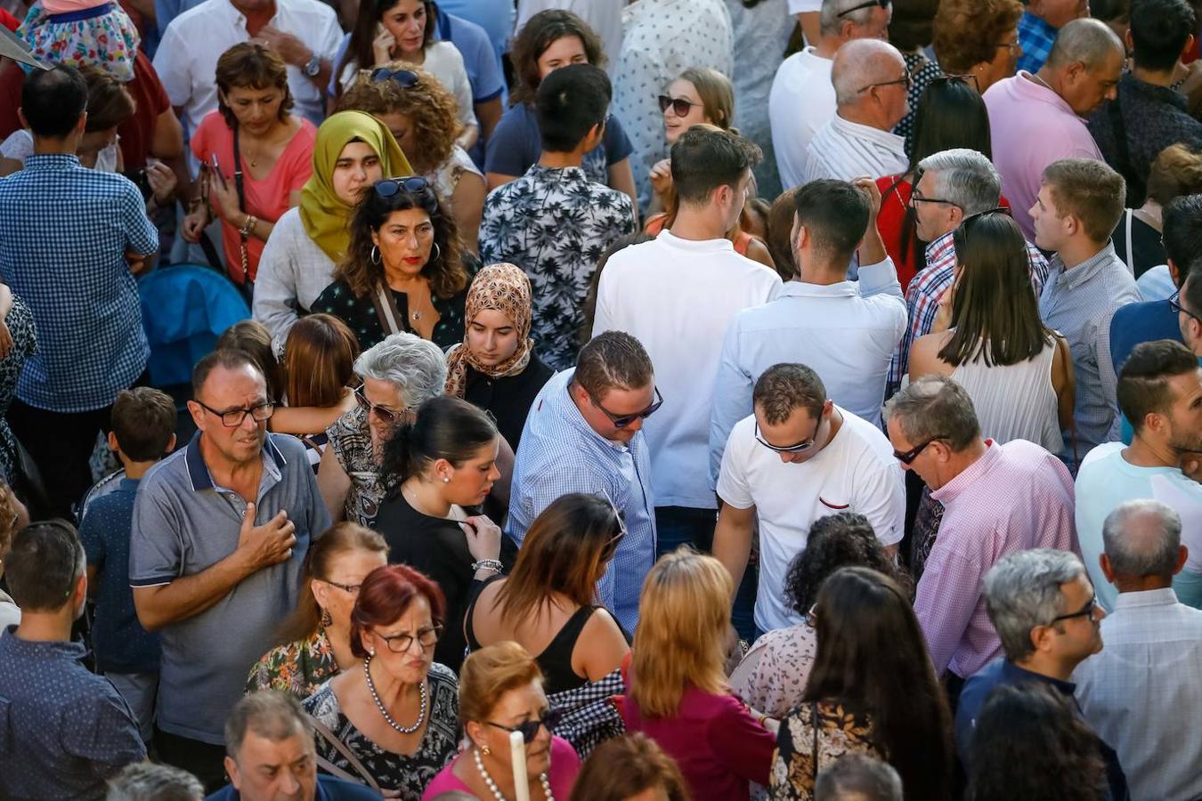 La Romería de San Miguel en el Albaicín y los puestos en la Carrera anticipan una tarde espléndida de devoción a la Virgen de las Angustias 