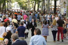La Romería de San Miguel en el Albaicín y los puestos en la Carrera anticipan una tarde espléndida de devoción a la Virgen de las Angustias 