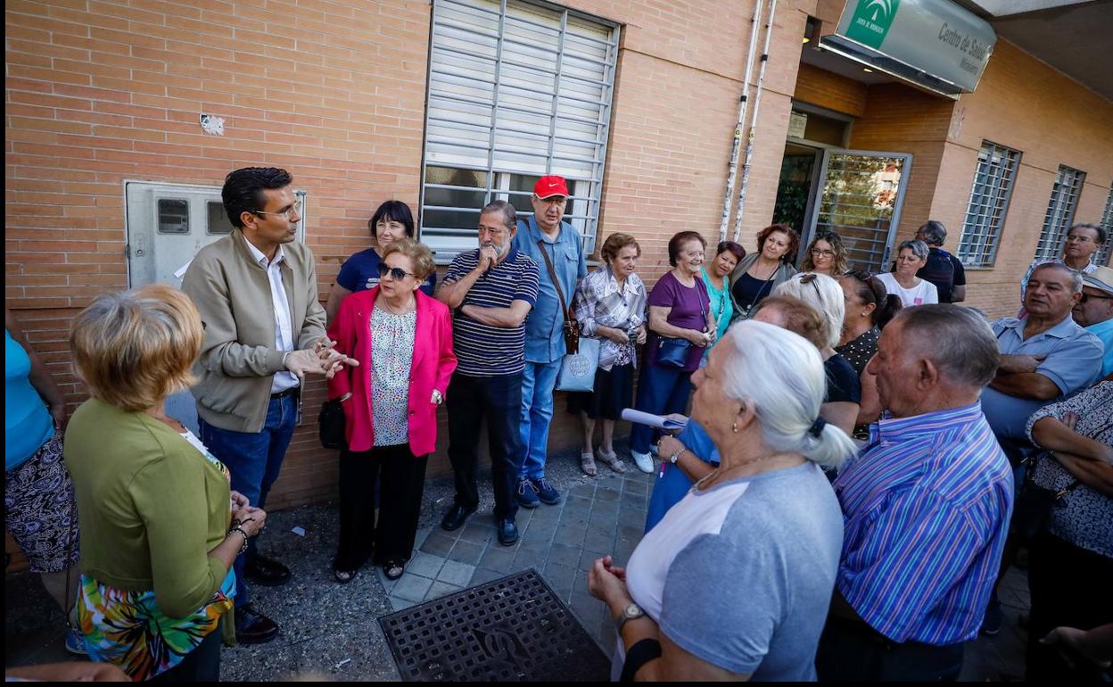 El PSOE se suma a la campaña contra el cierre del ambulatorio de Mirasierra