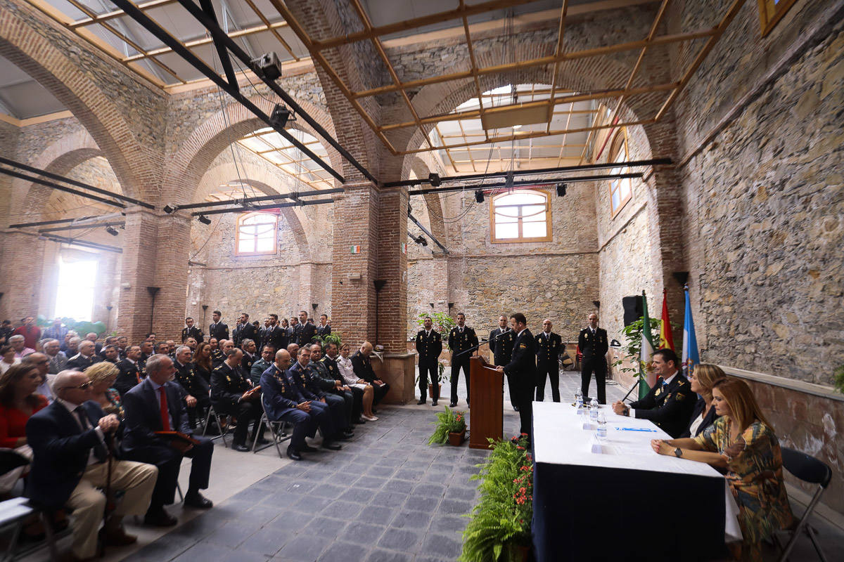 La alcaldesa del municipio, Luisa García Chamorro, ha hecho referencia a la formidable labor que realiza la Policía Nacional en la atención a los miles de motrileños 