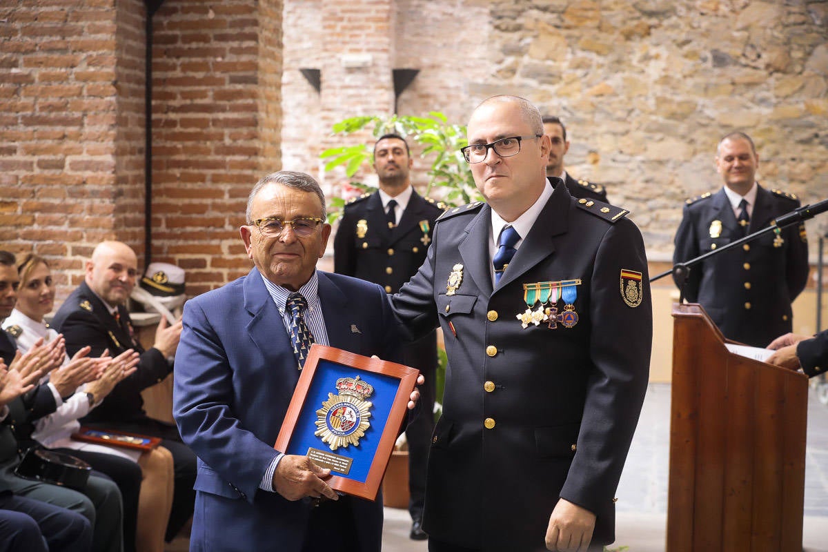 La alcaldesa del municipio, Luisa García Chamorro, ha hecho referencia a la formidable labor que realiza la Policía Nacional en la atención a los miles de motrileños 