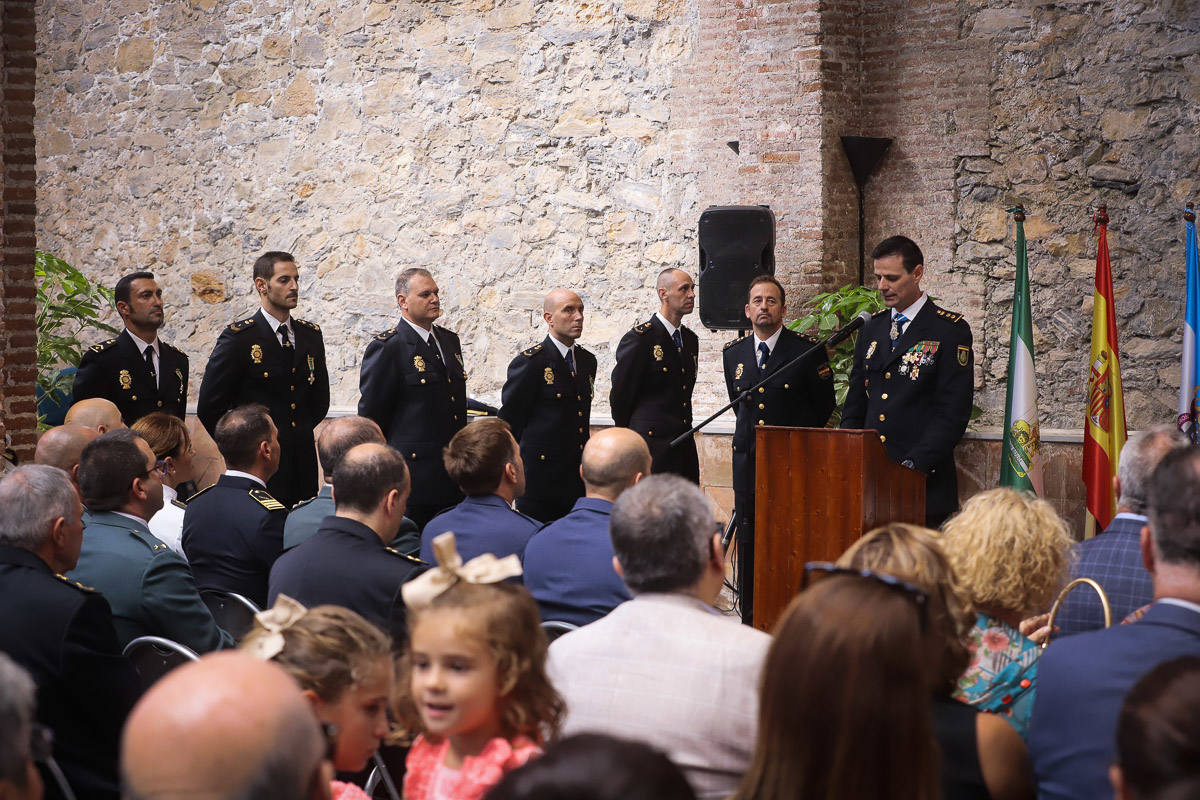 La alcaldesa del municipio, Luisa García Chamorro, ha hecho referencia a la formidable labor que realiza la Policía Nacional en la atención a los miles de motrileños 