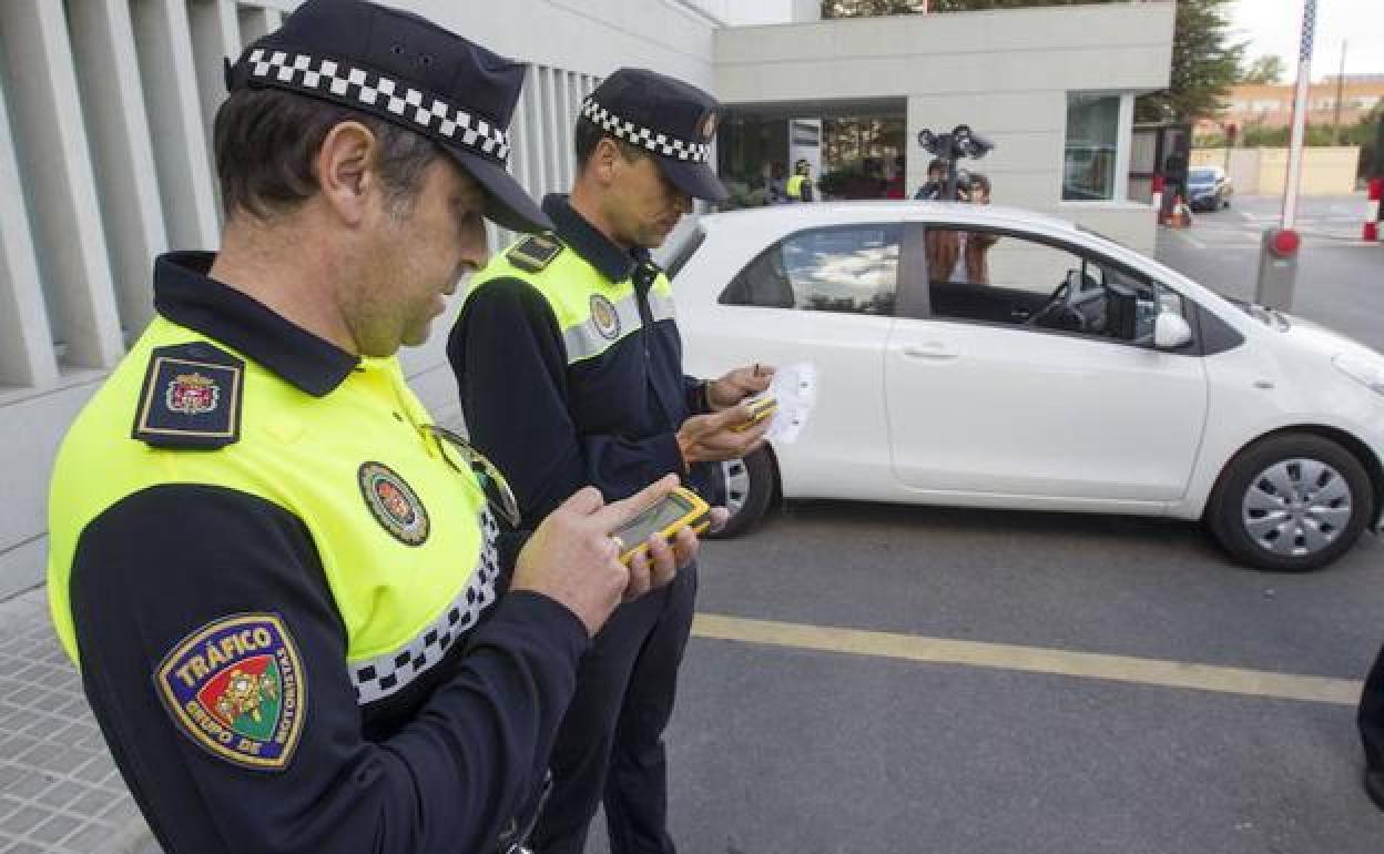 Empleo En Granada Abierto El Plazo De Instancias Para Las Plazas A Policía Local De Granada