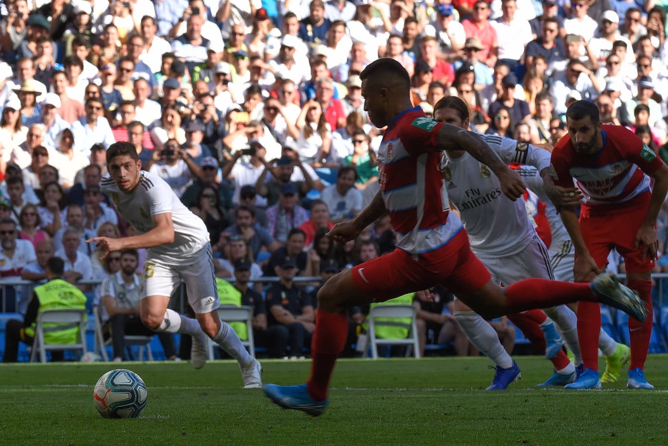 Fotos: Todos los detalles del Real Madrid-Granada