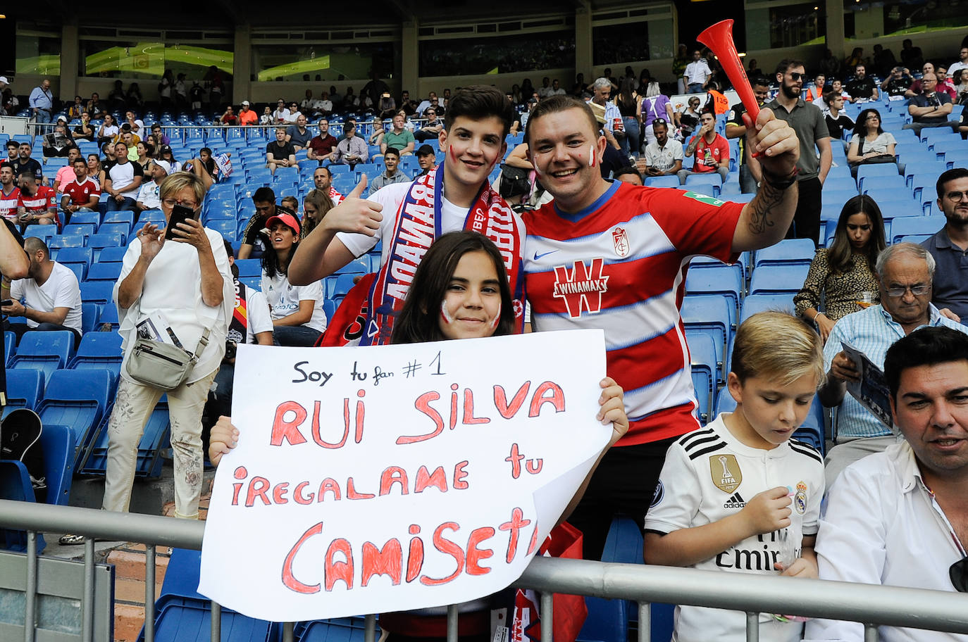 Fotos: Todos los detalles del Real Madrid-Granada