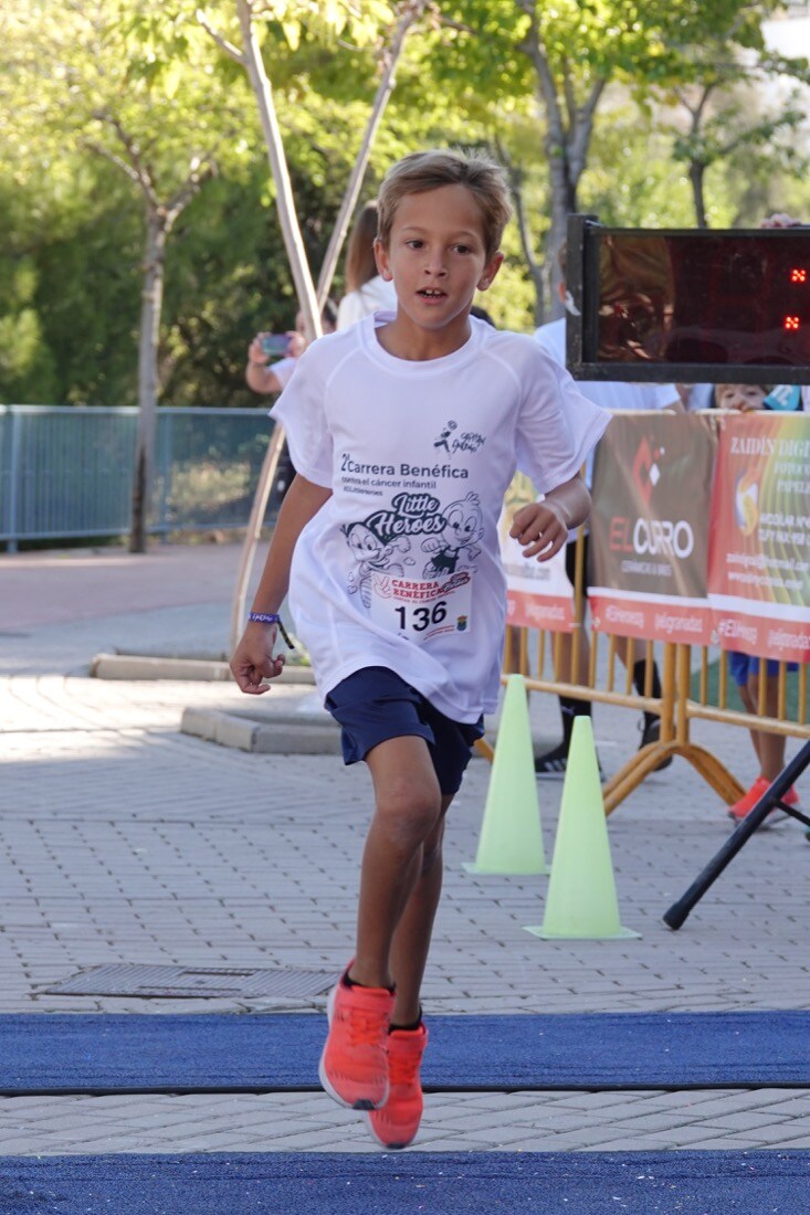 Fotos: Los Pequeños Héroes de Granada visibilizan la lucha contra el cáncer infantil