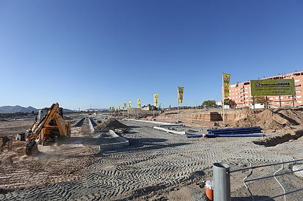 Obras de urbanización en la zona de Albayda, al final de la avenida García Lorca, en el denominado sector N·3, Borde Norte