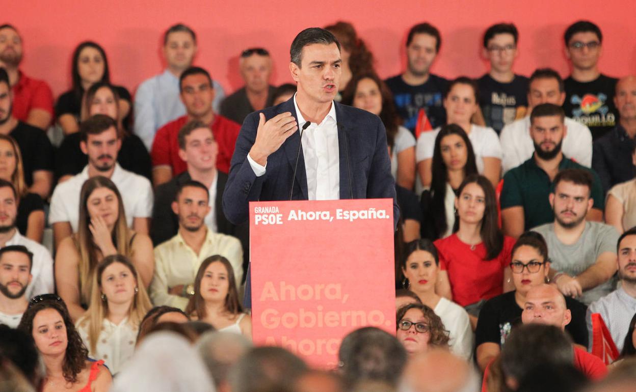 Pedro Sánchez, durante su alocución esta tarde en Granada