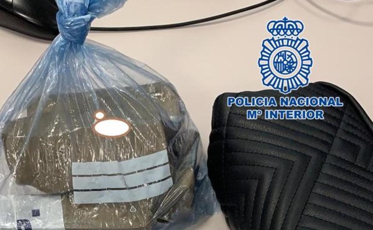 Heroína en Granada: cazada una pareja con un bolso lleno en su coche, con un niño pequeño detrás
