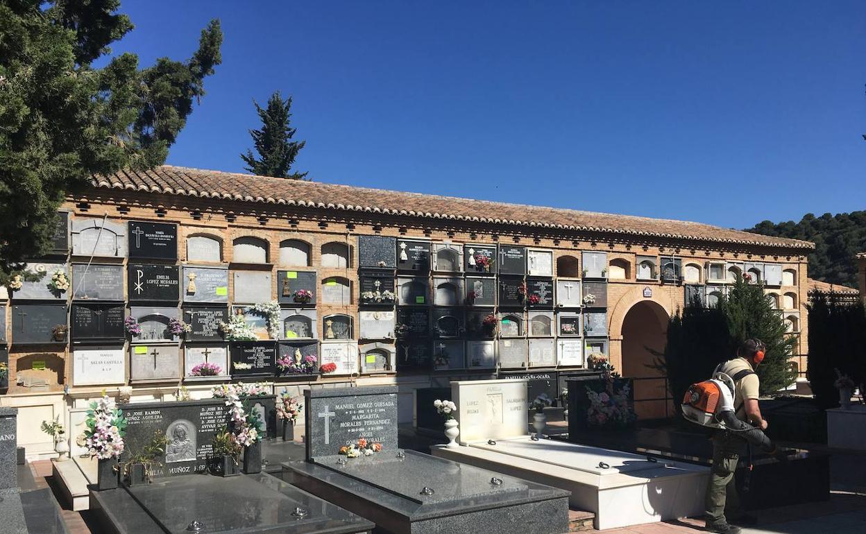 Interior del Cementerio de San José. 