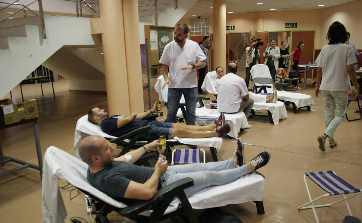 La UJA consigue en un día 118 donaciones de sangre y 37 nuevos donantes