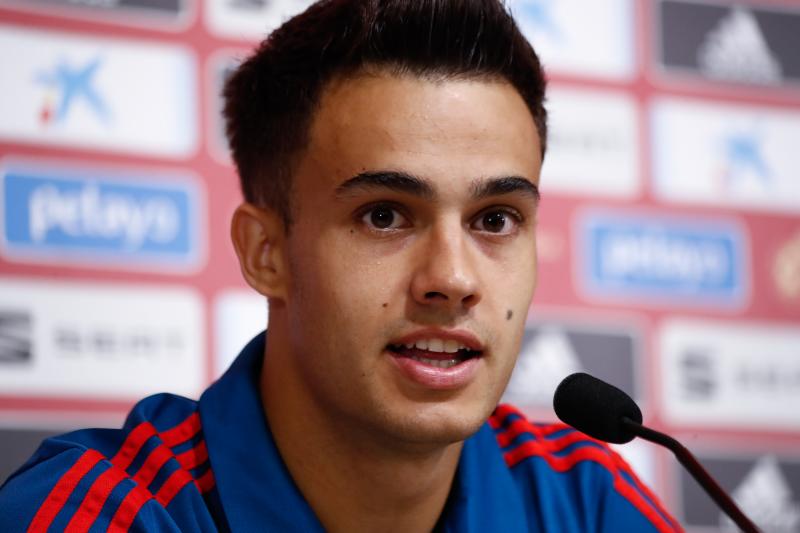 Sergio Reguilón, durante su comparecencia de este jueves en la Ciudad del Fútbol de Las Rozas. 