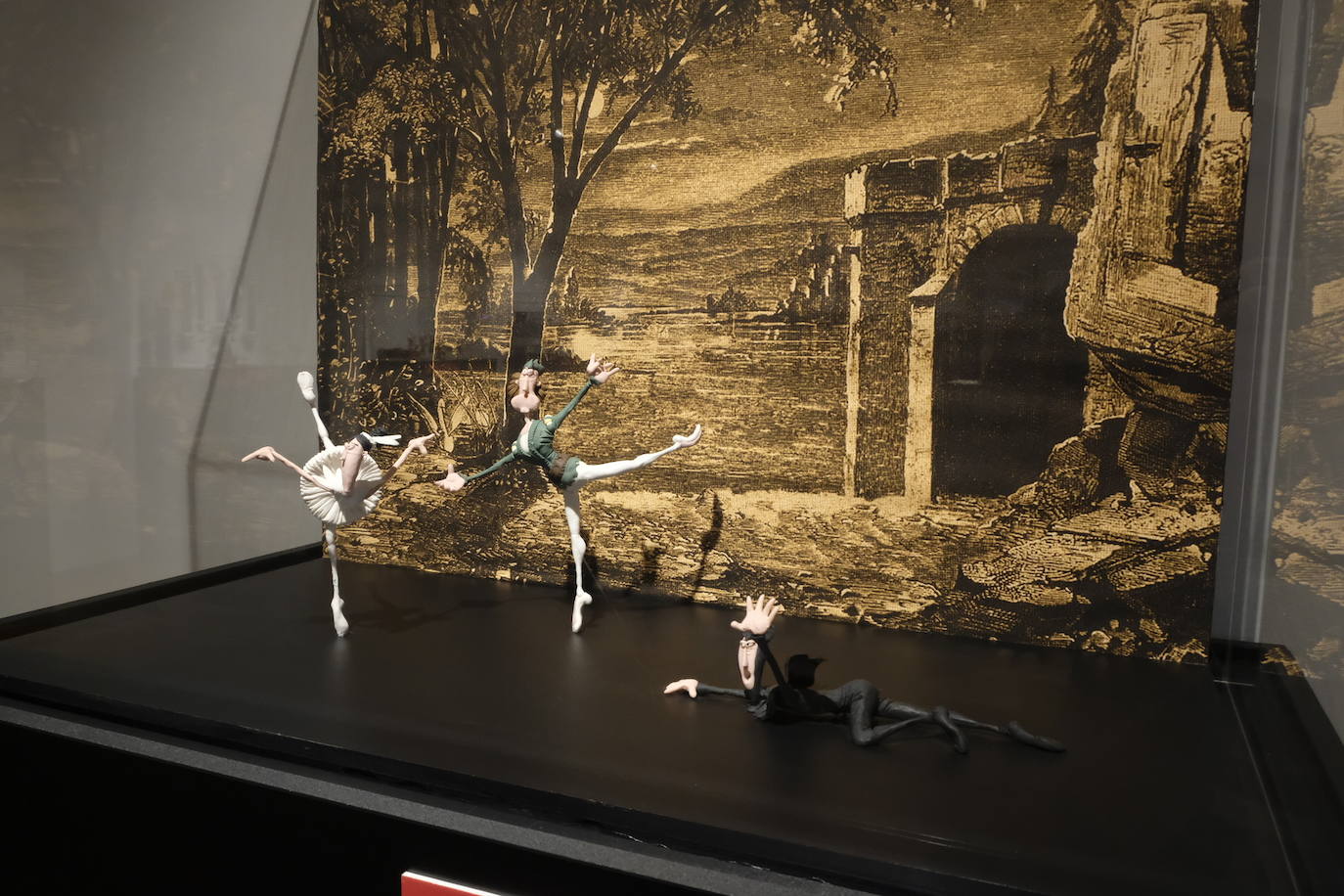 Esto es lo que podrás encontrar en la exposición que recorre 20 momentos fundamentales de la historia de la música hechos con plastilina.