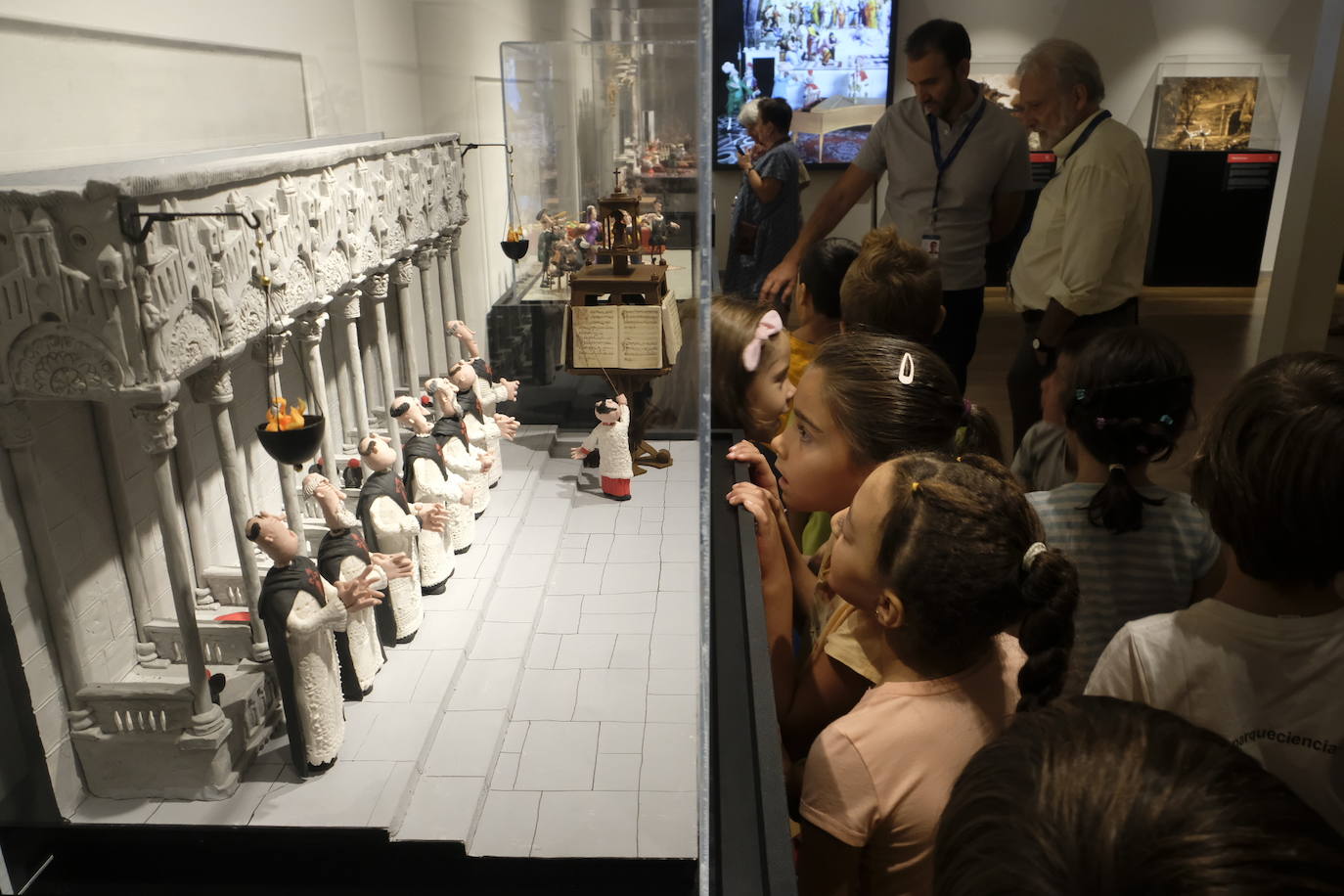 Esto es lo que podrás encontrar en la exposición que recorre 20 momentos fundamentales de la historia de la música hechos con plastilina.
