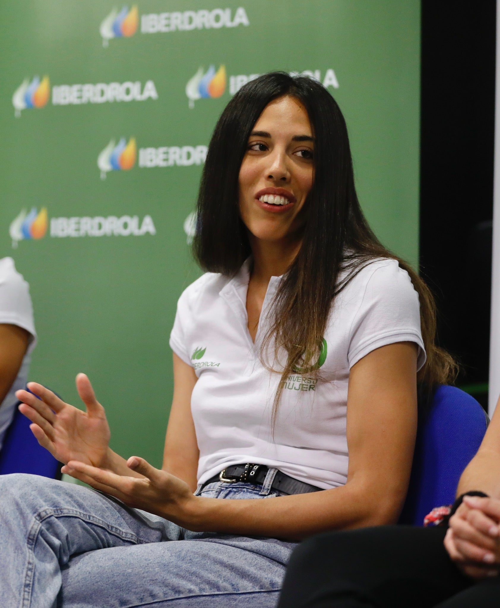 Alba Pérez, Eva Calvo, Irene Senac y María Pujol han relatado su experiencia como atletas de alto nivel en un coloquio que inaugura una intensa jornada de actividades