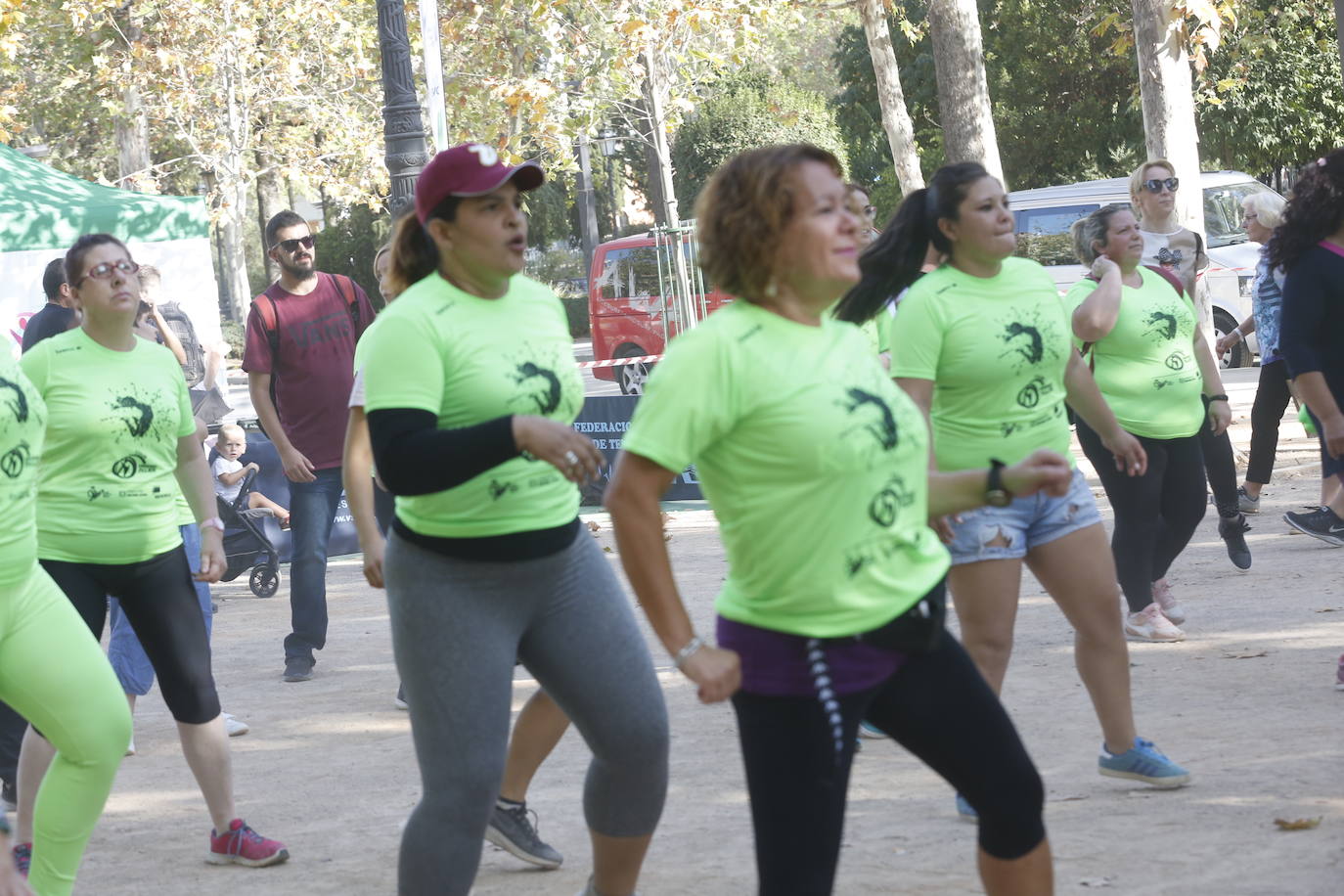 El evento ha salido a las calles de Granada en donde se ha podido hacer ejercicio de la mano del Foro Universo Mujer 