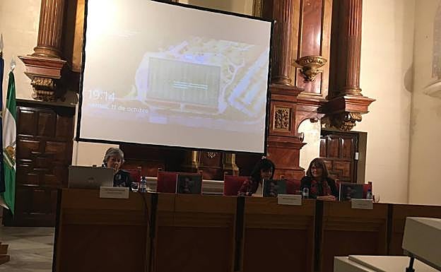 Paz Unghetti, Francisca Medina y Adela Tarifa, en el acto inaugural de esta muestra. 