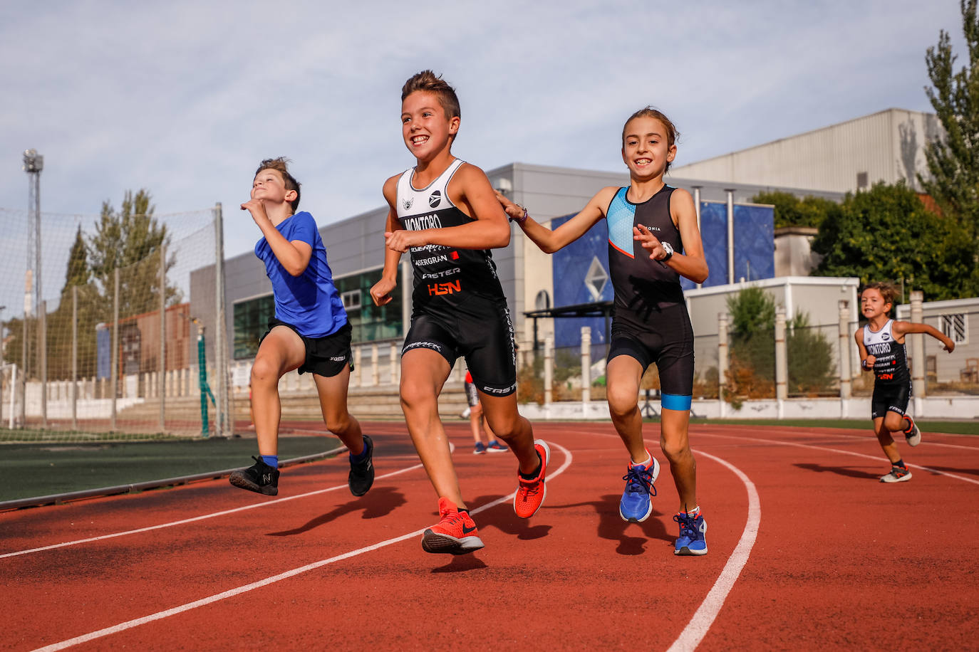 IDEAL entra en la escuela de triatlón Atarfe Tribabyschool, la única en toda la provincia, de reciente creación junto al club de atletismo local, Acidesa y Caja Rural 