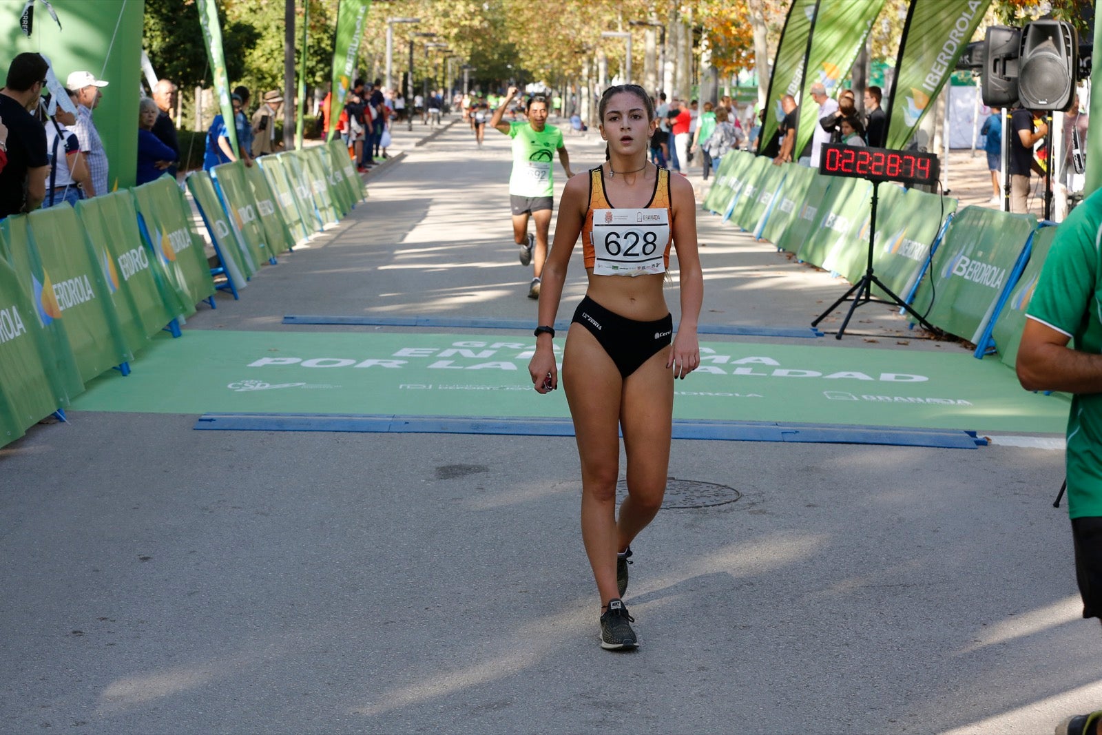 María José Rienda realizó el corte simbólico de la cinta de salida junto al alcalde Luis Salvador ante deportistas de tanto nivel como María Pérez, que ganó la prueba femenina, o la madrina Laura Bueno