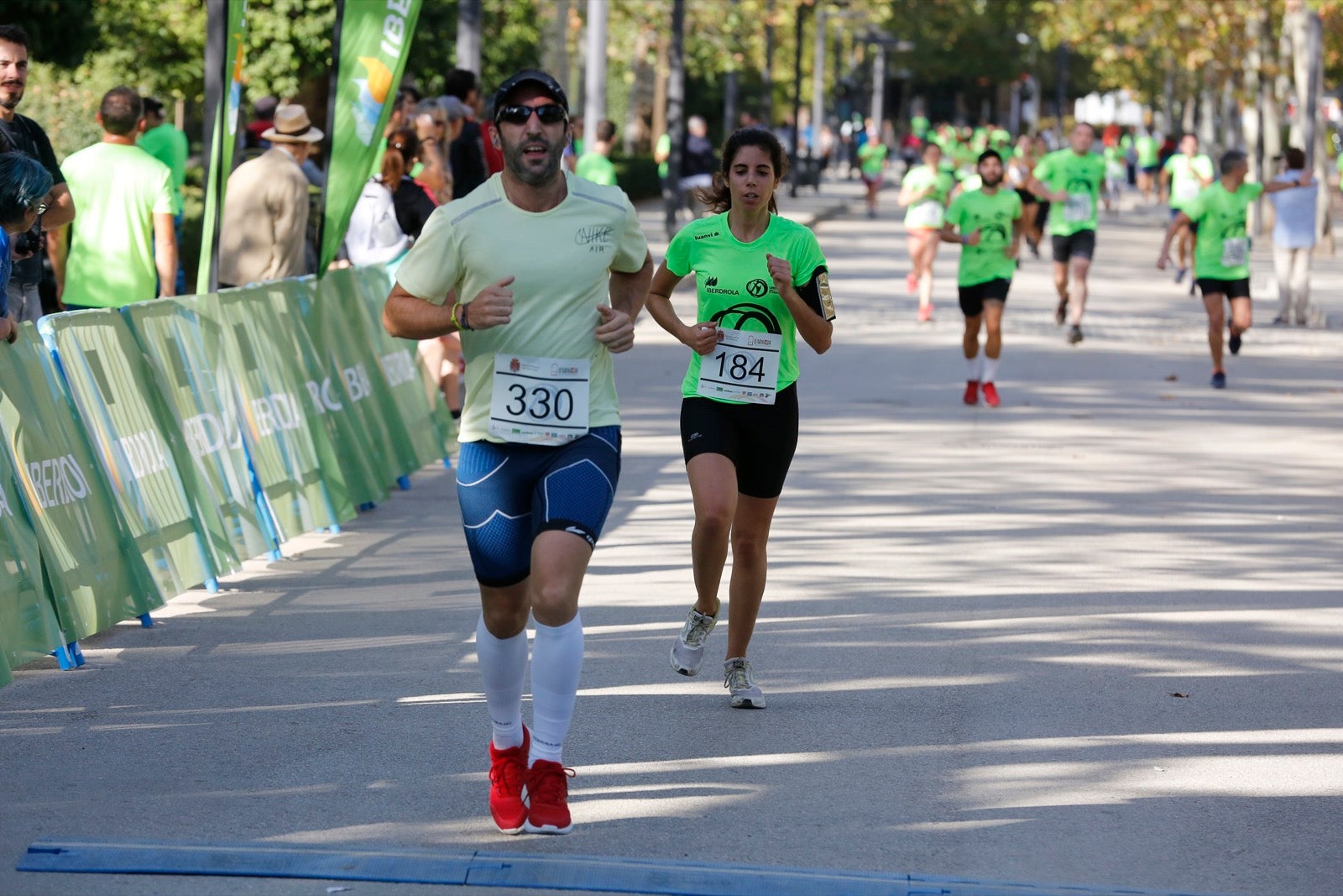 María José Rienda realizó el corte simbólico de la cinta de salida junto al alcalde Luis Salvador ante deportistas de tanto nivel como María Pérez, que ganó la prueba femenina, o la madrina Laura Bueno