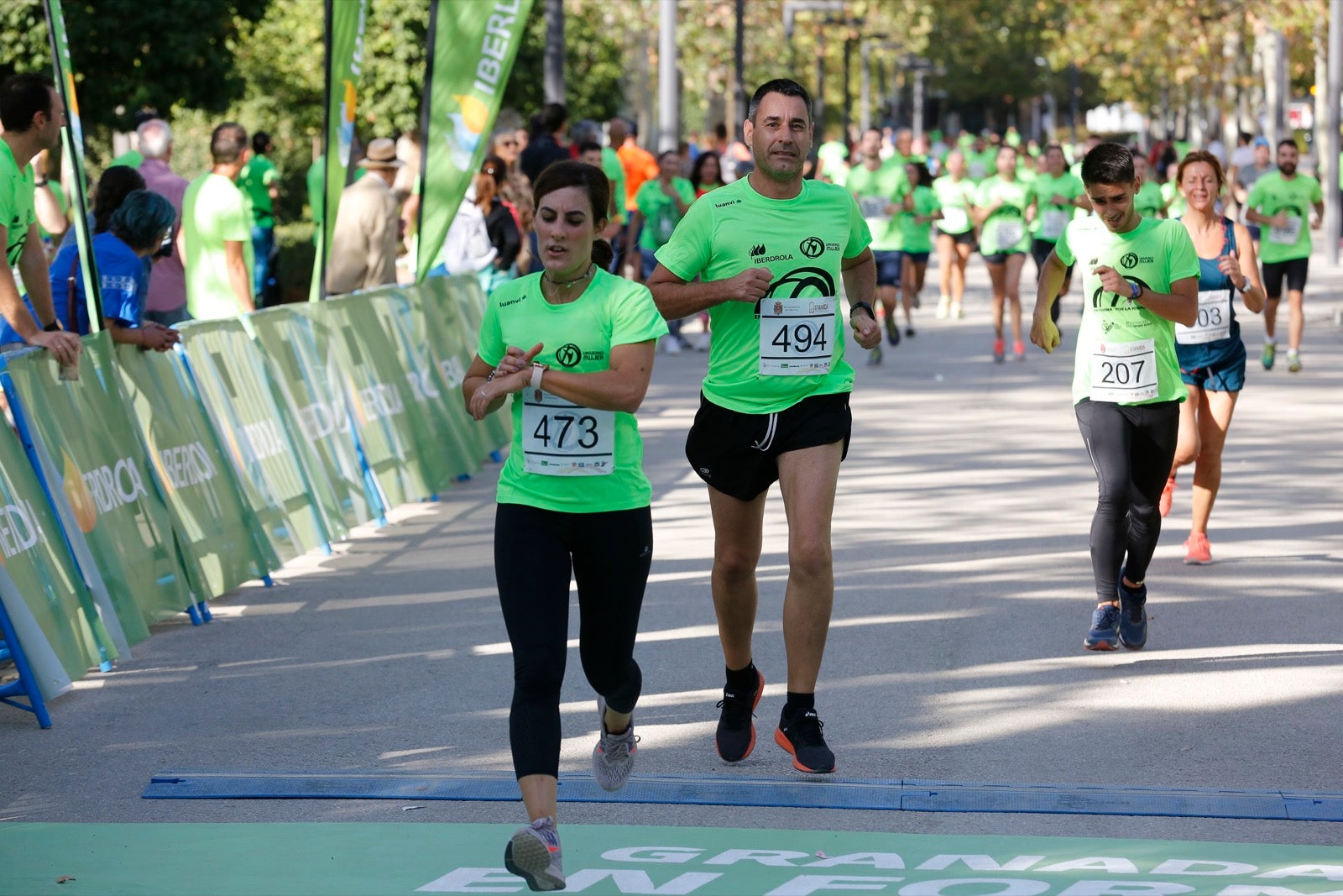 María José Rienda realizó el corte simbólico de la cinta de salida junto al alcalde Luis Salvador ante deportistas de tanto nivel como María Pérez, que ganó la prueba femenina, o la madrina Laura Bueno