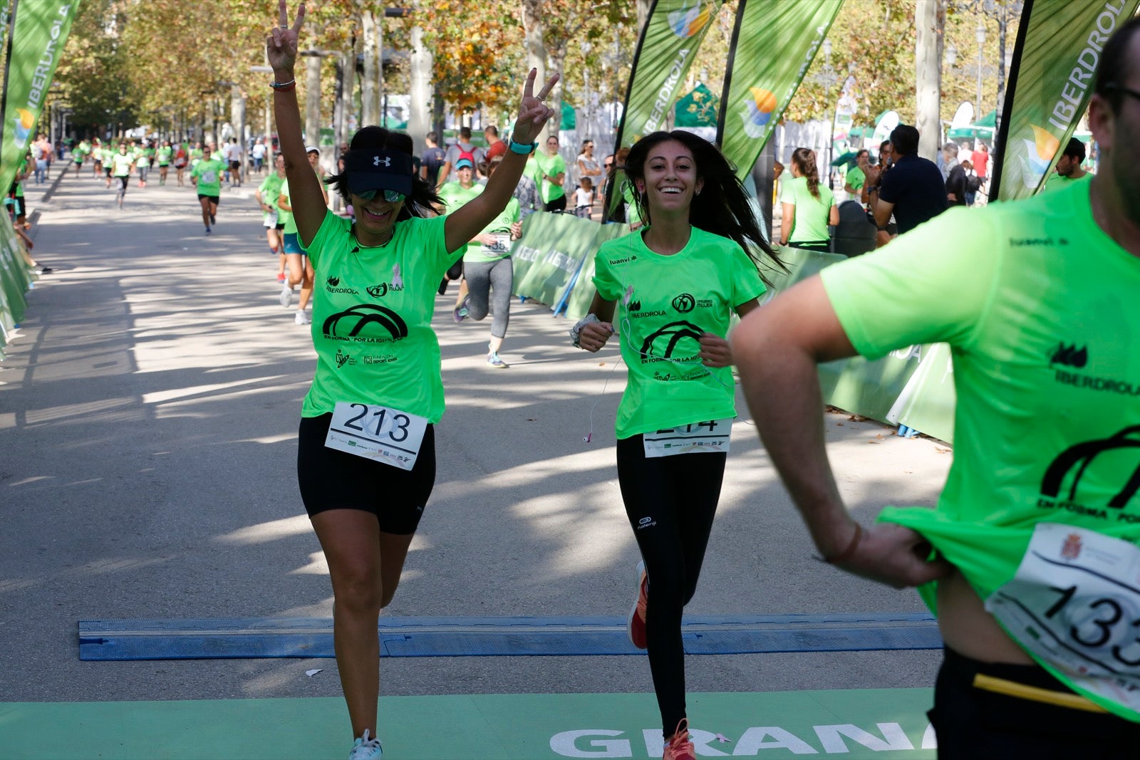 María José Rienda realizó el corte simbólico de la cinta de salida junto al alcalde Luis Salvador ante deportistas de tanto nivel como María Pérez, que ganó la prueba femenina, o la madrina Laura Bueno