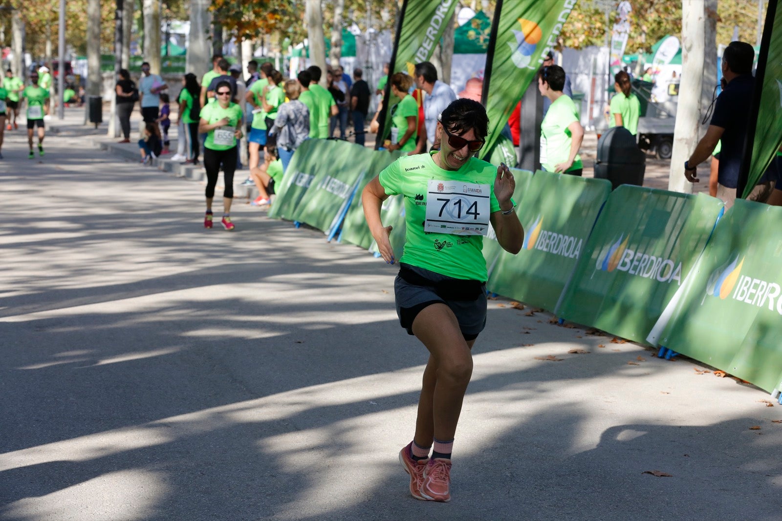 María José Rienda realizó el corte simbólico de la cinta de salida junto al alcalde Luis Salvador ante deportistas de tanto nivel como María Pérez, que ganó la prueba femenina, o la madrina Laura Bueno