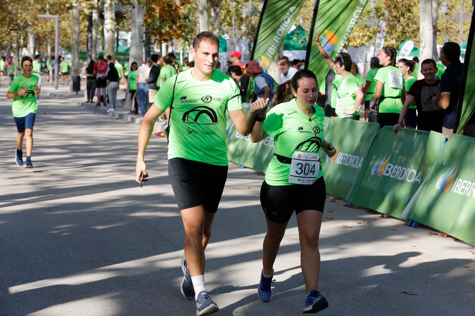 María José Rienda realizó el corte simbólico de la cinta de salida junto al alcalde Luis Salvador ante deportistas de tanto nivel como María Pérez, que ganó la prueba femenina, o la madrina Laura Bueno