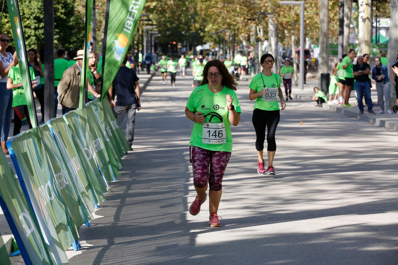 María José Rienda realizó el corte simbólico de la cinta de salida junto al alcalde Luis Salvador ante deportistas de tanto nivel como María Pérez, que ganó la prueba femenina, o la madrina Laura Bueno