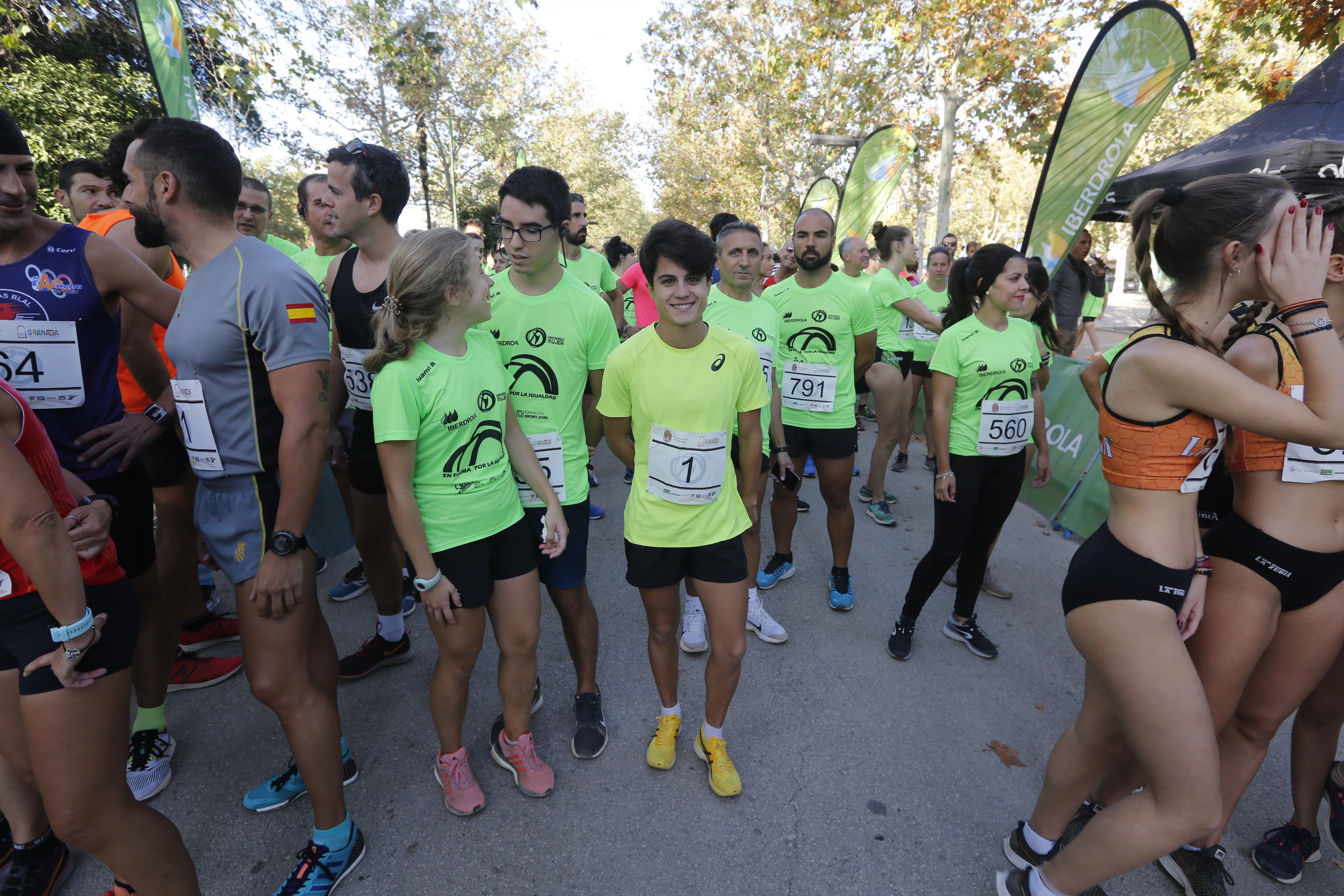 María José Rienda realizó el corte simbólico de la cinta de salida junto al alcalde Luis Salvador ante deportistas de tanto nivel como María Pérez, que ganó la prueba femenina, o la madrina Laura Bueno