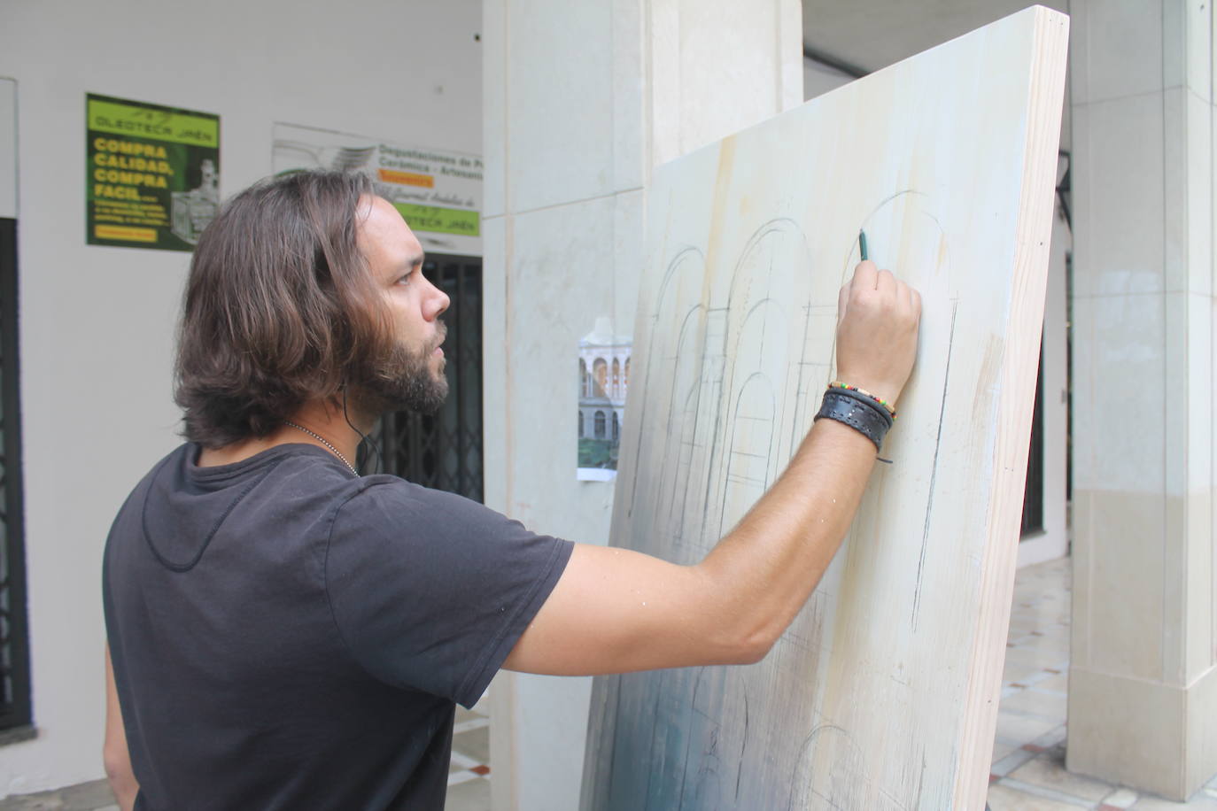 El revuelo se ha apoderado de las calles, el jolgorio ha vuelto de la mano de los grupos de amigos y familiares, las terrazas han estado llenas y las calles de lo más ambientadas 