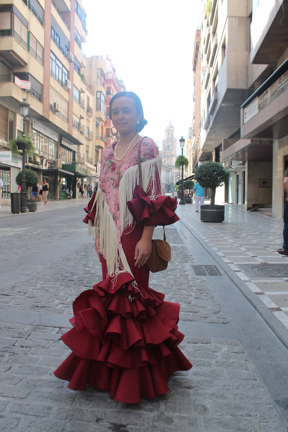 El revuelo se ha apoderado de las calles, el jolgorio ha vuelto de la mano de los grupos de amigos y familiares, las terrazas han estado llenas y las calles de lo más ambientadas 