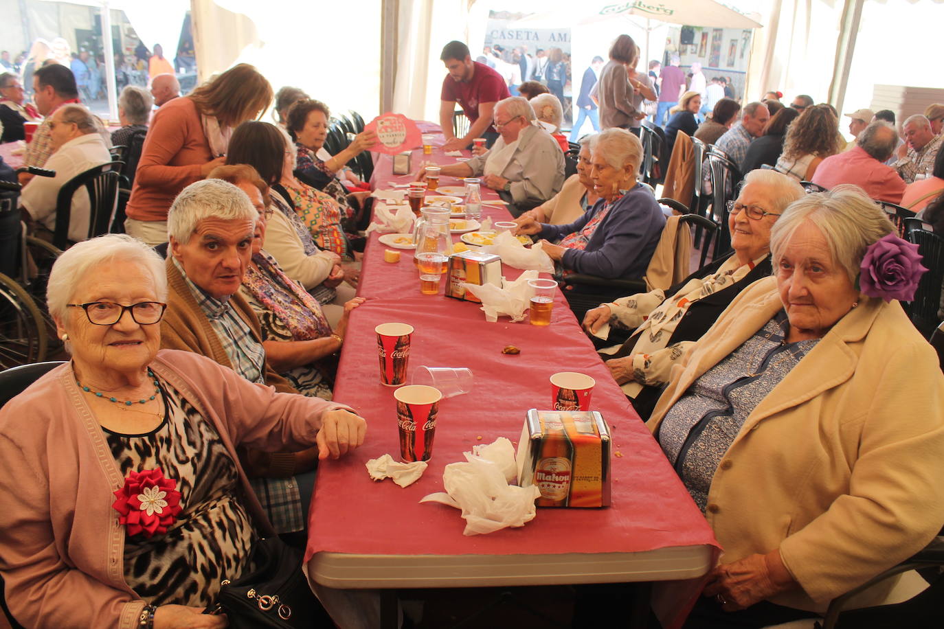 La jornada ha dado para mucho, desde comidas de empresa, encuentros y reuniones de amigos hasta el Día del Niño