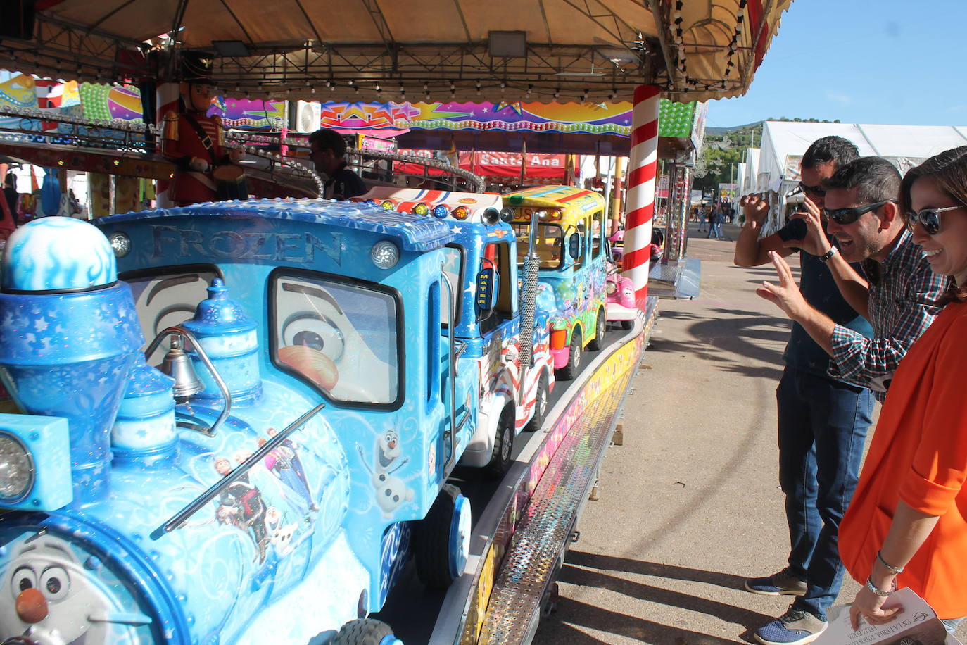 La jornada ha dado para mucho, desde comidas de empresa, encuentros y reuniones de amigos hasta el Día del Niño