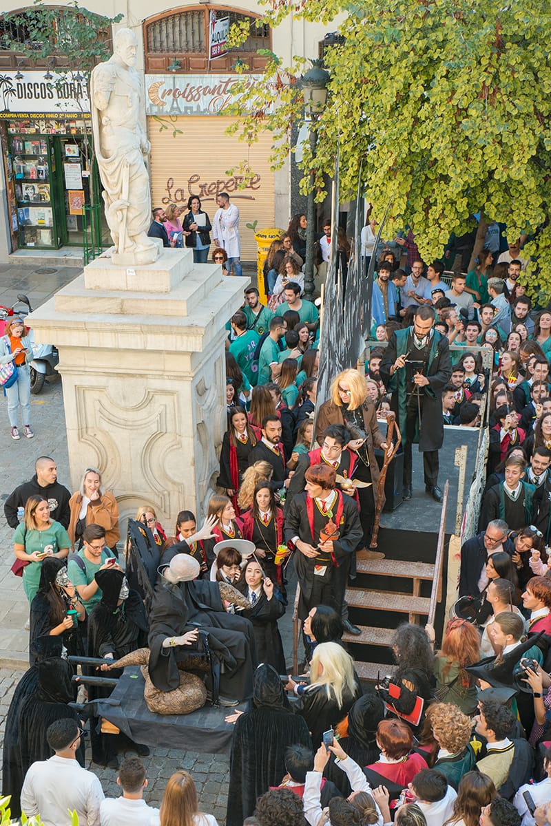 Los alumanos de la Facultad de Medicina celebran el día de su patrón con la tradicional recepción