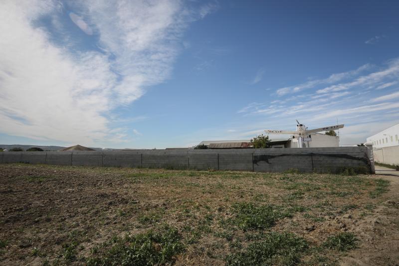 Uno de los 14 detenidos en la operación contra la marihuana desarrollada esta semana en la provincia edifificó esta Hacienda, similar a la del 'narco' colombiano